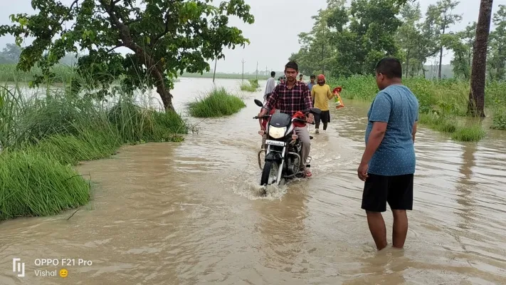 बहराइच : नेपाल के पानी ने बढ़ाई मुश्किलें, बाढ़ की आहट से सहमे ग्रामीण