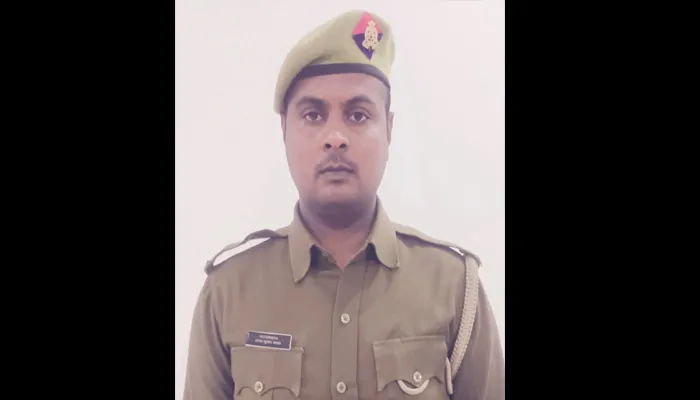 बहराइच: आरक्षी हरेंद्र बने इंटर कॉलेज के प्रवक्ता, पुलिस ने दी विदाई