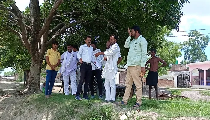 बहराइच: विकास मद में हुए अनियमितता की जांच करने पहुंचे लोकपाल, दर्ज किया बयान