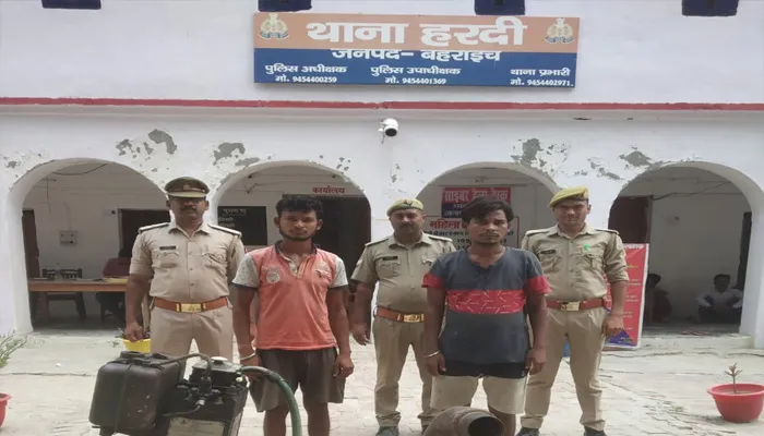 बहराइच: खेत से पंपिंग सेट चुराकर जा रहे लोगों को पुलिस ने पकड़ा, मुकदमा दर्ज