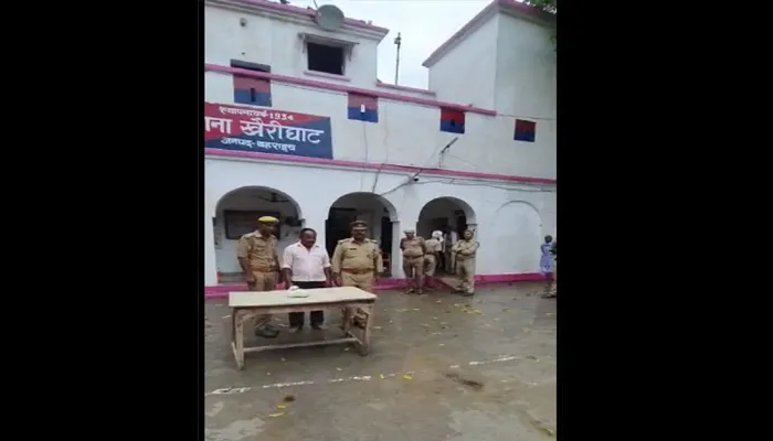 बहराइच: दो किलो चरस के साथ तस्कर गिरफ्तार, आरोपी पर दर्ज हैं 16 केस