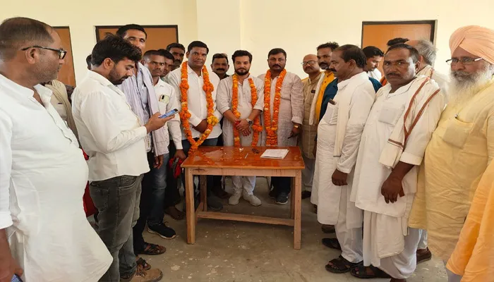 बहराइच: प्रधान संघ के निर्विरोध अध्यक्ष अजय और महामंत्री बने रमेश, ब्लॉक प्रमुख की मौजूदगी में हुआ चुनाव