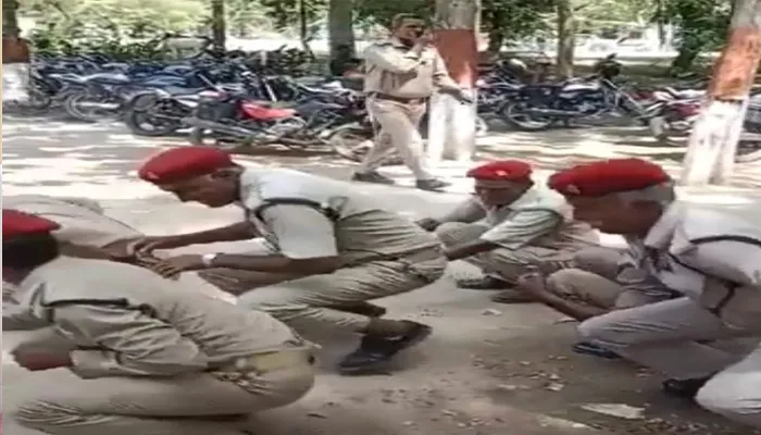 बहराइच: देर से पहुंचे होमगार्डों को चलवाई मेंढक चाल, वीडियो वायरल