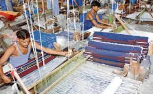 लखनऊ : बुनकरों को बीमा के लिए 15 लाख रुपये स्वीकृत, मिलेगी सहायता
