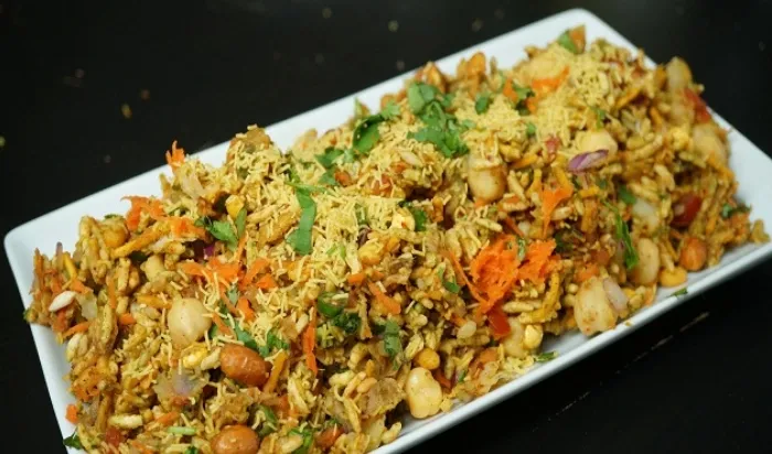 Bhelpuri: कुछ चटपटा खाने का है मन, तो झटपट तैयार करें स्वादिष्ट भेल पुरी