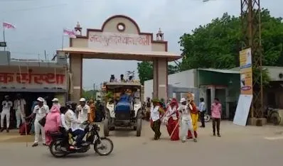 मथुरा: बाबा जयगुरुदेव आश्रम में उमड़ने लगी अनुयायियों की भीड़