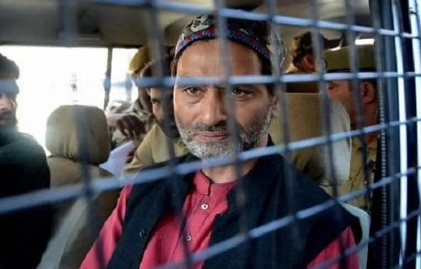 तिहाड़ में भूख हड़ताल पर बैठे यासीन मलिक की अचानक बिगड़ी तबीयत, RML अस्पताल में किया गया एडमिट