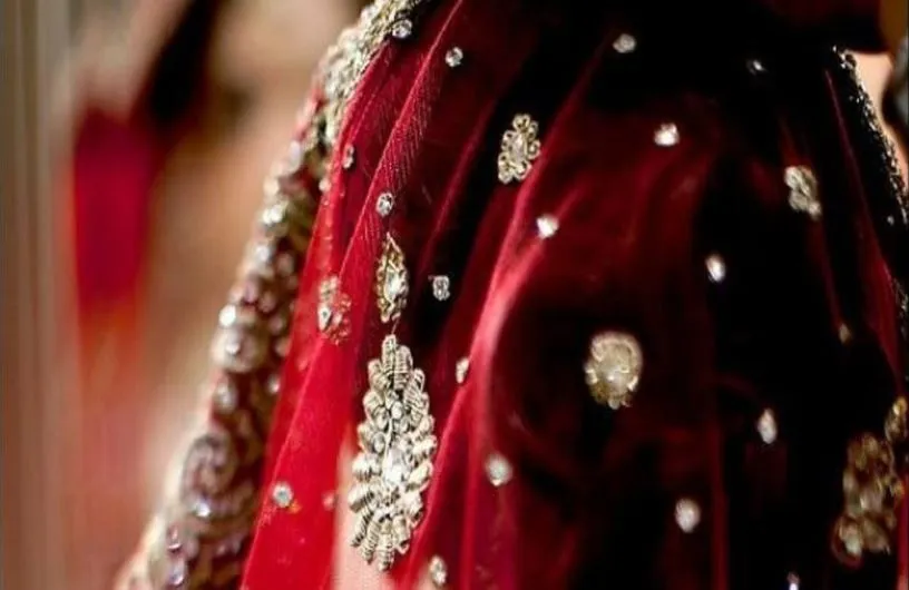 अयोध्या: ससुराल से जेवर और कपड़े लेकर विवाहिता प्रेमी संग हुई फुर्र, खोजबीन में जुटी पुलिस