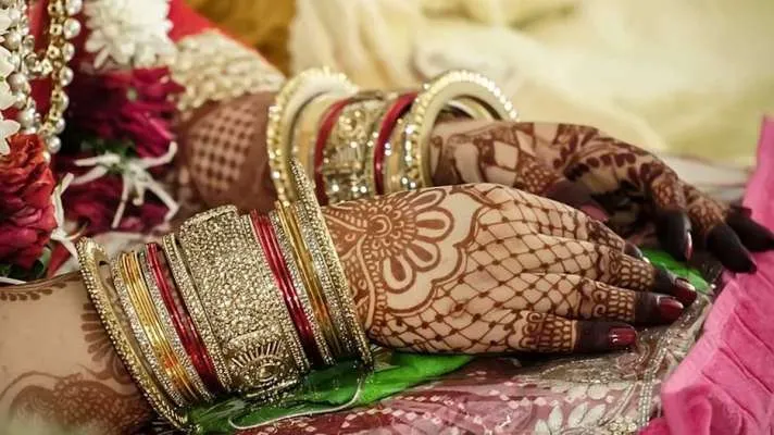आजमगढ़ : धर्म बदलकर शादी करने वाली युवती ने छोड़ा ससुराल, जताया है जान का खतरा