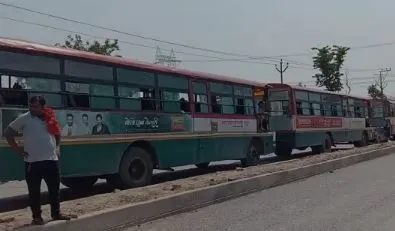 मथुरा: ट्रैफिक प्लान पूरी तरह से हुआ ध्वस्त, घंटो जाम में फंसे रहे परिक्रमार्थी