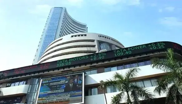 शेयर बाजार में लगातार दूसरे दिन गिरावट, सेंसेक्स, निफ्टी करीब एक प्रतिशत नीचे