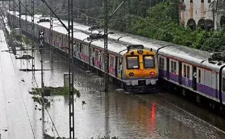 राजस्‍थान में भारी बारिश व जलभराव, रेल यातायात प्रभावित, कई ट्रेन रद्द