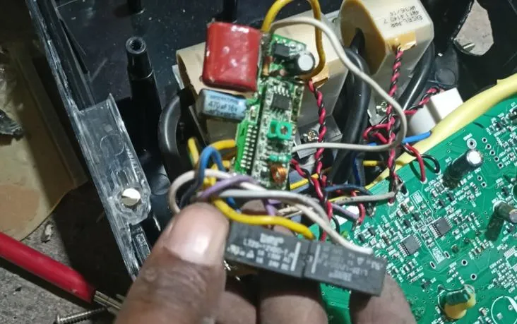 बरेली: मीटर में डिवाइस लगाकर पका रहे थे केला, कारोबारी पर FIR