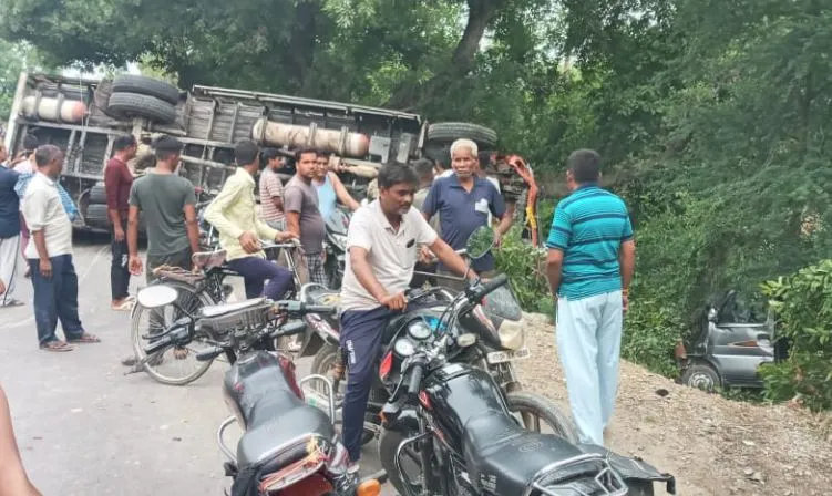 पीलीभीत: हाईवे पर रफ्तार ने फिर लीं दो और जान, एक गंभीर