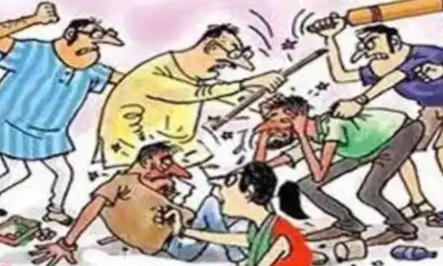 बरेली: दीवार को लेकर दो पक्षों में जमकर मारपीट, पांच घायल