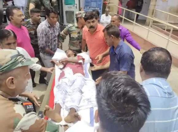 गुजरात: 600 फीट गहरे बोरवेल में फंसी बच्ची को बचाया, 4 घंटे चला रेस्क्यू ऑपरेशन, सेना की मदद भी ली गई