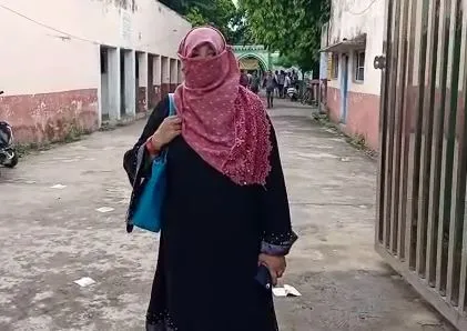 बरेली: शिक्षक ने किये तीन निकाह, पत्नी पहुंची स्कूल, बोली- अगर नहीं हुई कार्रवाई तो कर लूंगी आत्महत्या