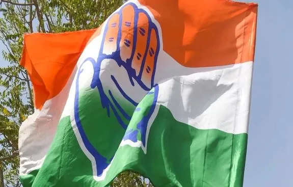 कांग्रेस ने तीन विधायकों को किया सस्पेंड, प्रभारी अविनाश पांडे ने बताई ये बात