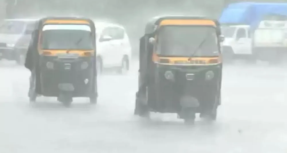 कर्नाटक के कई हिस्सों में मूसलाधार बारिश जारी, जान-माल का नुकसान