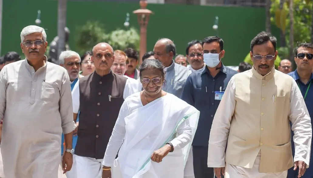 राष्ट्रपति चुनाव के लिए समर्थन मांगने ओडिशा पहुंचीं मुर्मू, जोरदार हुआ स्वागत