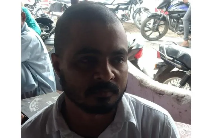 पीलीभीत: युवक को अगवा कर बंधक बनाया और दरांती से काट दिए बाल