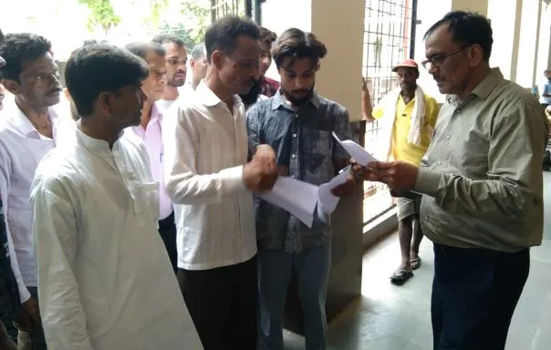 शाहजहांपुर: मुस्लिमों पर अत्याचार के खिलाफ राज्यपाल को भेजा ज्ञापन