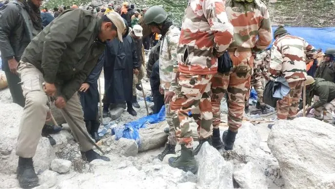 अमरनाथ हादसा: तलाशी अभियान जारी, बादल फटने से अब तक 16 की मौत, करीब 40 से ज्यादा लापता