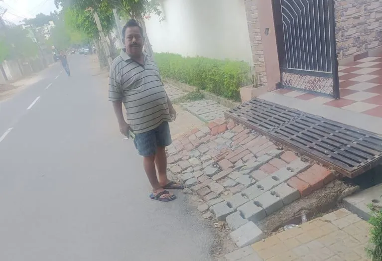बरेली: स्मार्ट सिटी के काम ने बुजुर्गों की बढ़ाई परेशानी, प्लानिंग से नहीं हो रहा काम