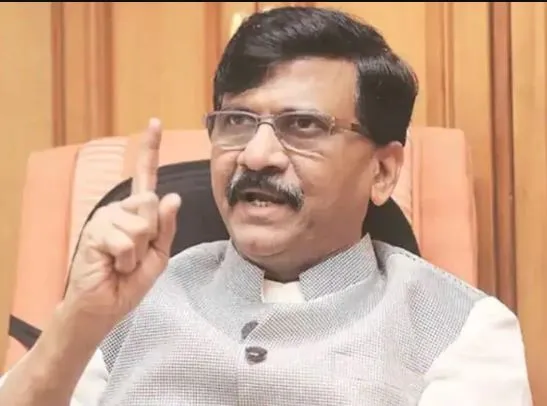 शिवसेना सांसद संजय राउत हुए ईडी के समक्ष पेश, करीब 10 घंटे हुई पूछताछ