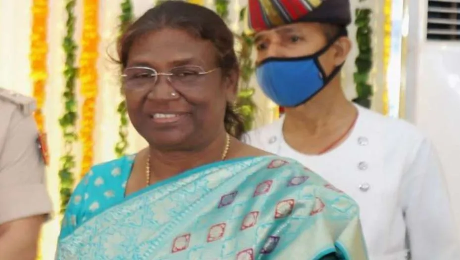 President Election: रायपुर पहुंची राष्ट्रपति पद की उम्मीदवार द्रौपदी मुर्मू, विधायकों, सांसदों से की मुलाकात 