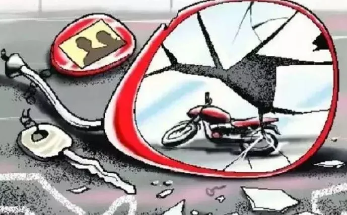 बदायूं: पेड़ से टकराई बाइक, एक ही गांव के तीन युवकों की मौत
