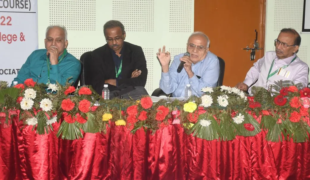 बरेली: पुरुषों की तुलना में महिलाओं के घुटने ज्यादा कमजोर