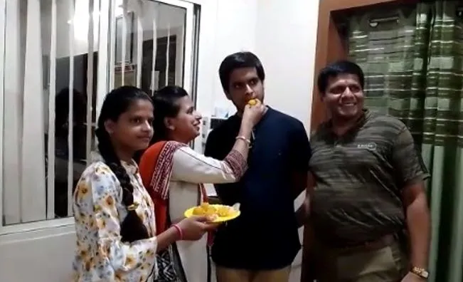 पीलीभीत: 12वीं CBSE का परिणाम घोषित, लिटिल एंजिल्स के पारस ने किया टॉप, दूसरे स्थान पर रहे विवेक, अदिति