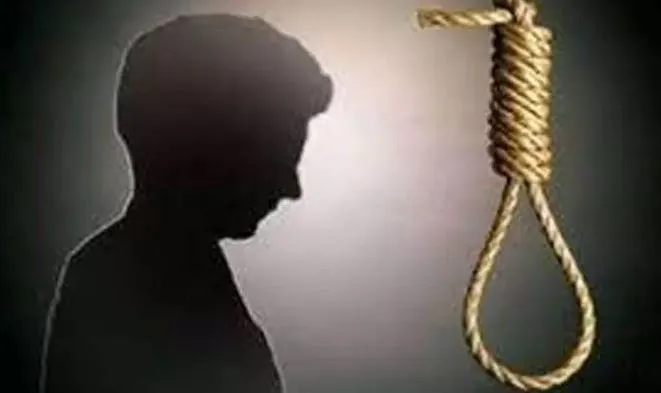 बरेली: भाई से विवाद होने पर युवक ने फांसी लगाकर की आत्महत्या