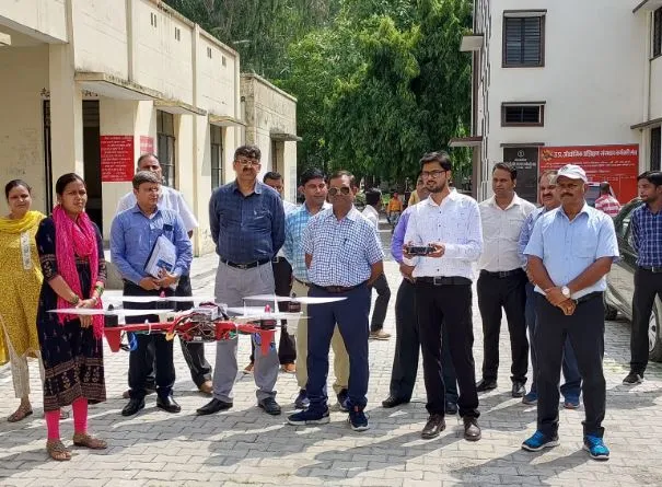 बरेली: निदेशक ने किया ITI का निरीक्षण, अधिकारियों को दिए जरूरी निर्देश, ड्रोन पायलट का प्रशिक्षण देखकर की प्रशंसा