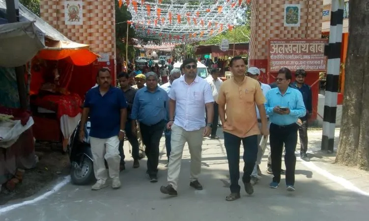 बरेली: बदायूं रोड के नाले का मलबा सड़क पर देख नगर आयुक्त का चढ़ा पारा, दिए सख्त निर्देश
