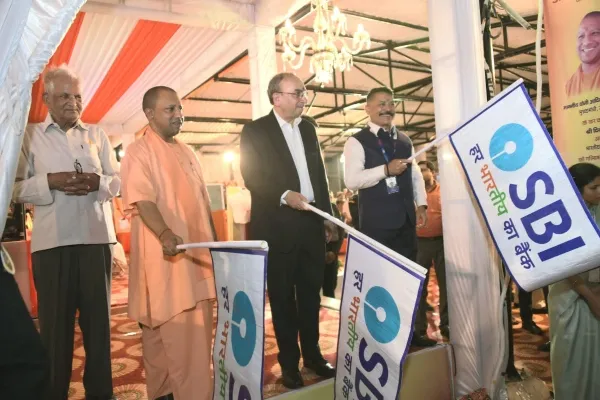 गोरखपुर : सीएम योगी ने किया गुरु श्री गोरक्षनाथ चिकित्‍सालय में ऑक्‍सीजन प्‍लांट का लोकार्पण