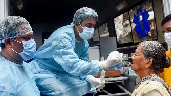 Corona Update: देश में लगातार तीसरे दिन 20 हजार से ज्यादा नए केस, 49 मरीजों की मौत