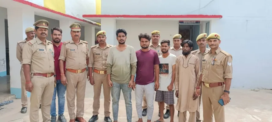 बाराबंकी : ड्रग्स सप्लाई करने के आरोप में चार गिरफ्तार, बाराबंकी से लखनऊ तक फैला है नेटवर्क