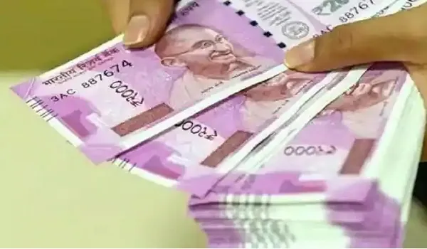मुरादाबाद : टांग में गोली मारने की धमकी देकर थानेदार ने वसूले 80 हजार रुपये