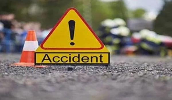 मुरादाबाद : सड़क हादसे में रामपुर के युवक की दर्दनाक मौत, पत्नी की हालत गंभीर