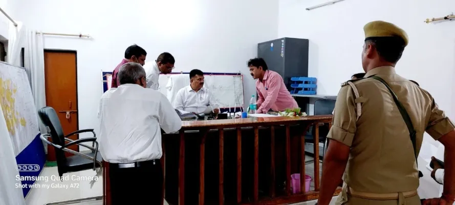 बहराइच : डीएम ने अभिलेखों का किया निरीक्षण, दिए निर्देश