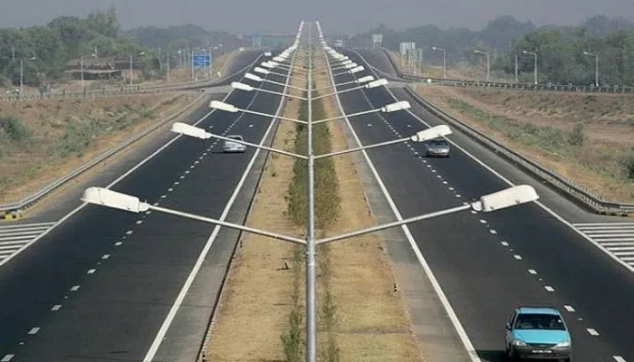Bundelkhand Expressway: 28 महीनों में बन कर तैयार हुआ यूपी बुंदेलखंड एक्सप्रेस-वे, जानें खासियत
