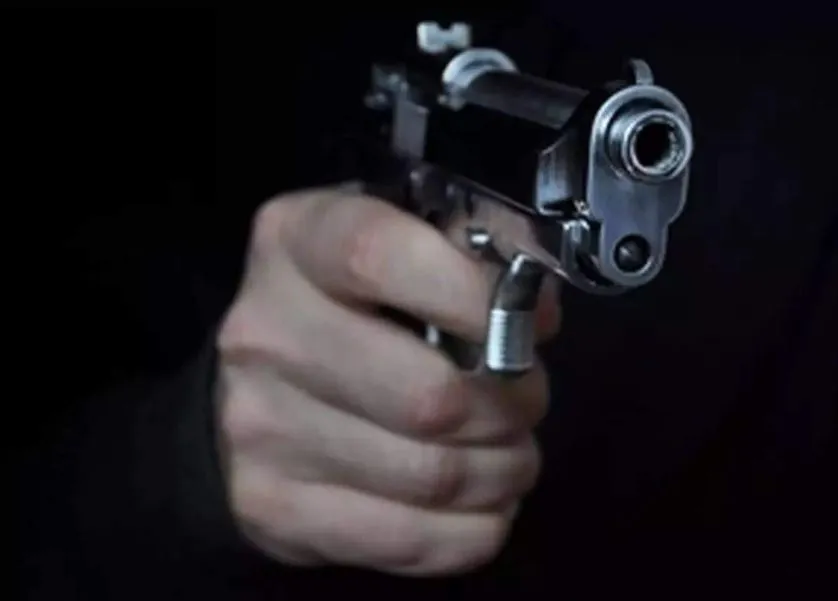 कानपुर : मामूली विवाद में दबंग ने रिवॉल्वर लेकर दौड़ाया, जान बचाकर भागा कर्मचारी