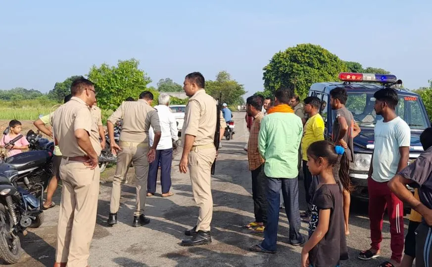 पीलीभीत: उत्तराखंड सीमा पर तस्करों ने तीन गोवंश काटे, मंदिर के नजदीक फेंके अवशेष
