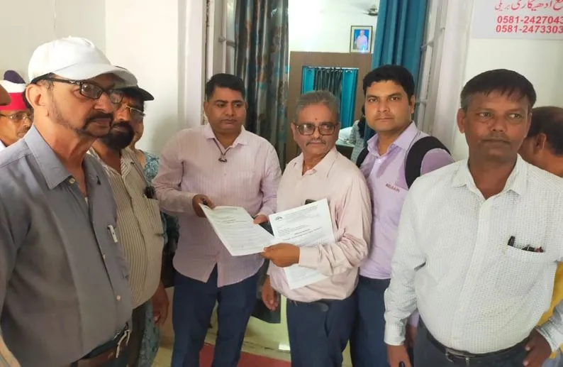 बरेली: यूपी मेडिकल रिप्रजेंटेटिव संघ ने रोजगार बचाने के लिए दिया ज्ञापन