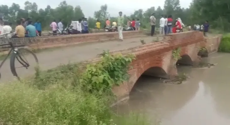 हरदोई : साइकिल सवार दादा-पोते की नहर में डूबने से मौत