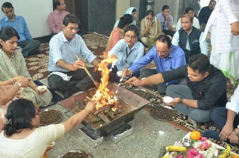 बरेली: हवन-पूजन के साथ मनाया गया गुडलाइफ हॉस्पिटल का 5वां स्थापना दिवस