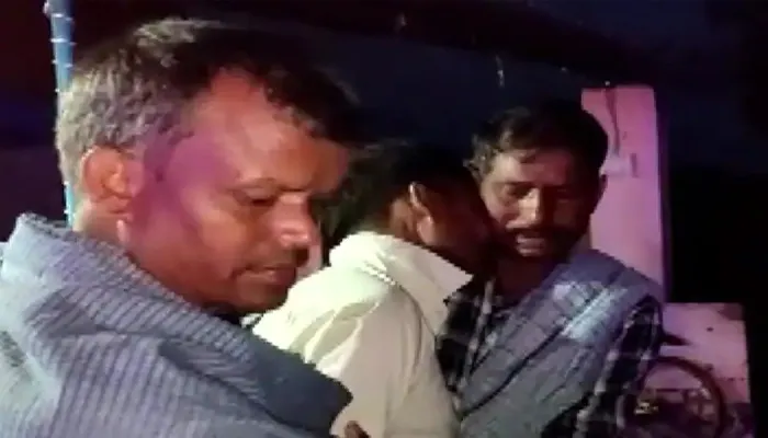 हाथरस: आगरा-अलीगढ़ हाईवे पर हुआ बड़ा हादसा, छह कांवड़ियों की मौत