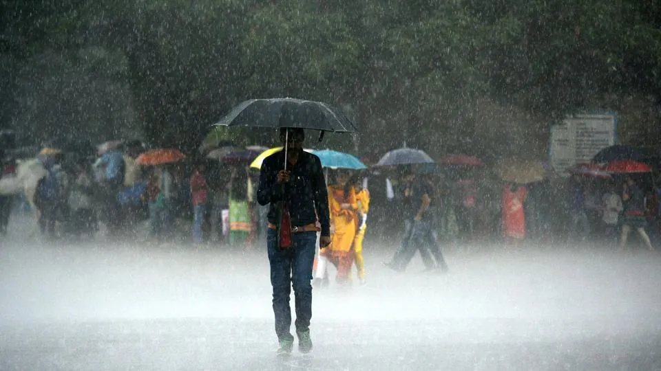 UP Weather: प्रदेश के इन जिलों में होगी झमाझम बारिश, तो बिजनौर में रेड अलर्ट जारी